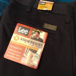 🆕 Flat front stain resistant black Lee slacks